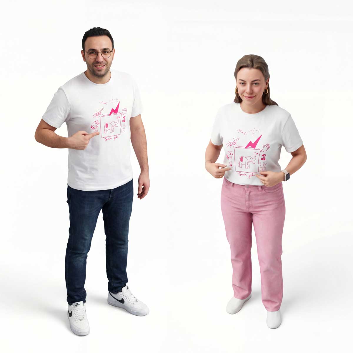 Takım Tişörtleriyle Final Fotoğrafı