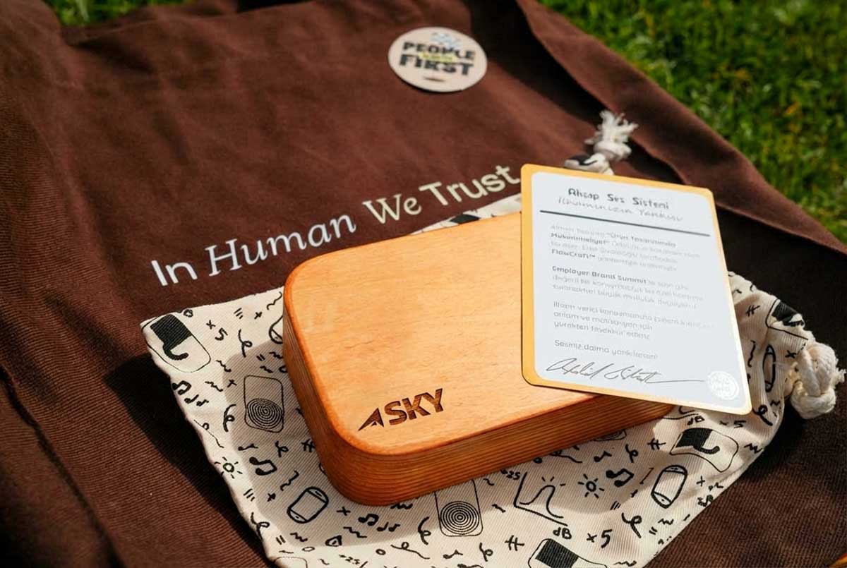 Konuşmacılar için Ahşap Ses Sistemi