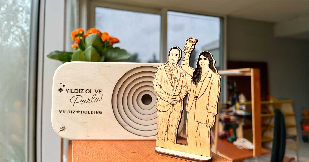 Fotoğraftan Ahşap Heykele: Lazer Teknolojisi ile Zamansız Hediyeler